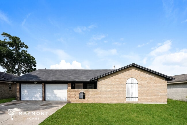 Building Photo - 1303 Bayou Dr