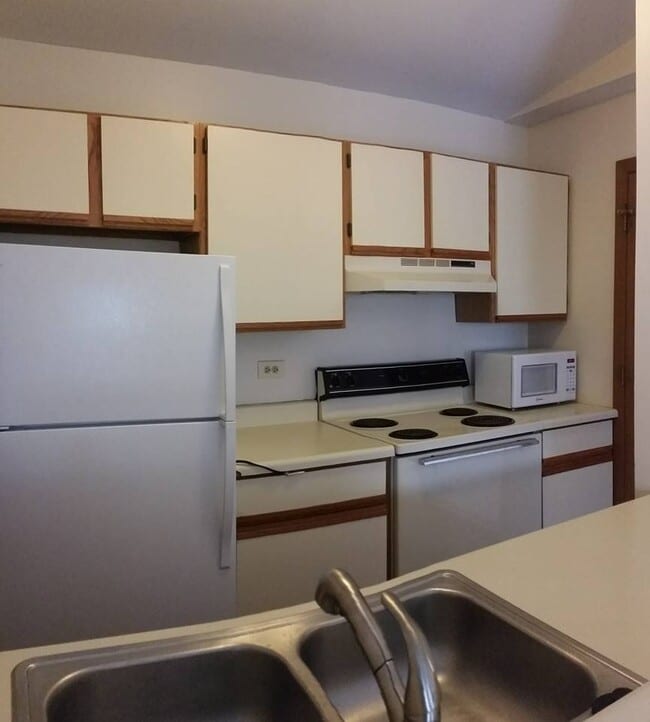 Kitchen - 4314 W Shamrock Ln Unit 3D