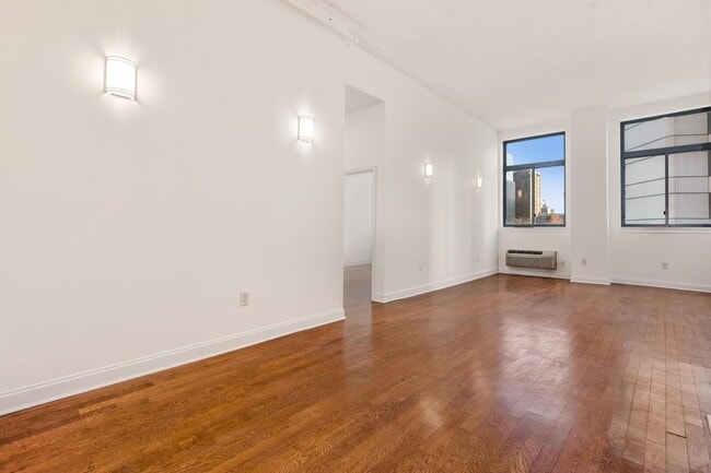 Photo - 311 Washington St