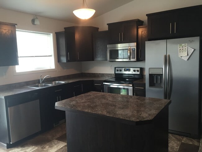 Photo - 3 Bed 2 Bath Twin home