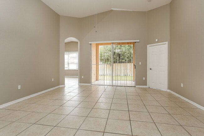 Photo - 13124 SW 23rd St