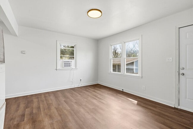 Photo - 1 Bedroom | 1 Bathroom | House with Carport | Located on a Quiet Street| Lawn Care and Trash Incl...