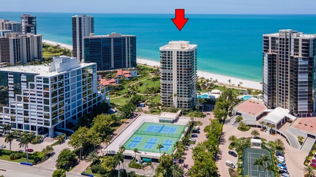 Photo - Annual Rental Available Now!!! Stunning 2B... Unidad 903