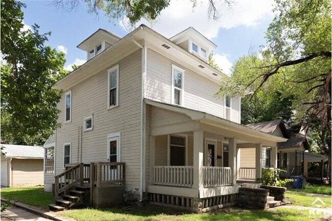 Building Photo - 1258 N Lewellen Ave Rental