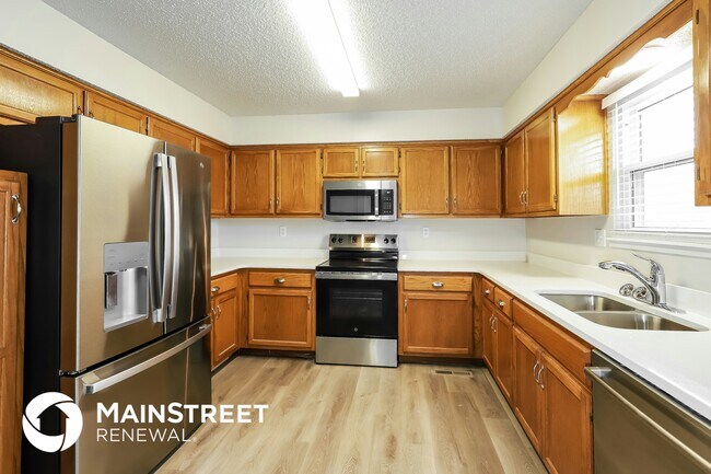 Photo - 209 SW Cross Creek Dr