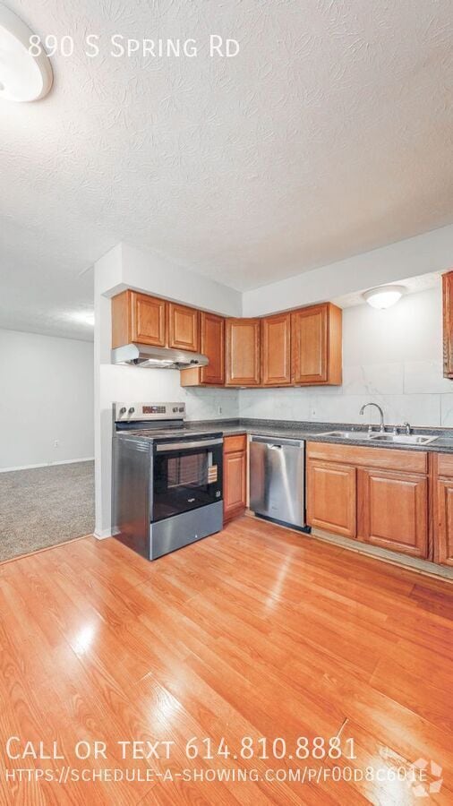 Building Photo - 890 S Spring Rd Rental