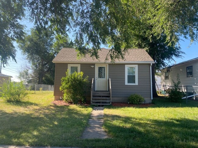 Building Photo - 2 BED | 1 BATH | SINGLE-LEVEL HOME | NORTH