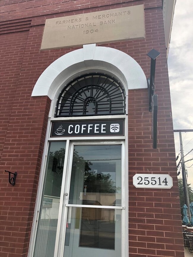 Photo - 25514 E Main St