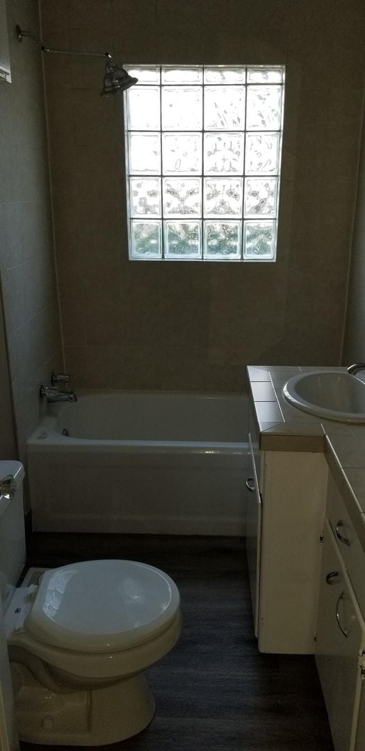 Photo - 320 S School St Casa