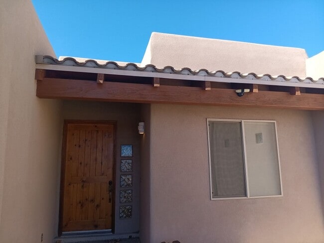 Photo - 3 Bedroom, 2 Bathroom! Lovely Home!