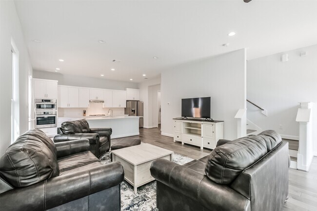 Photo - 307 Parker St