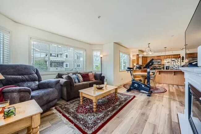 Photo - Gated Luxury Condo with One Car Garage, Tw... Unidad 203