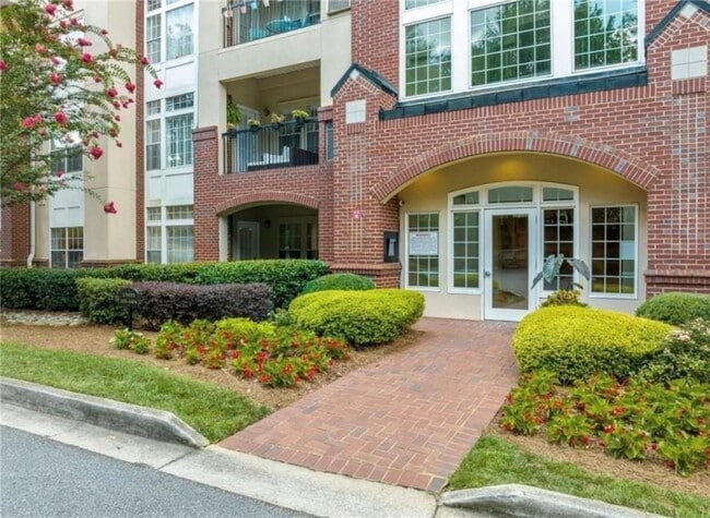 Photo - 3636 Habersham Rd NW Unidad 1103