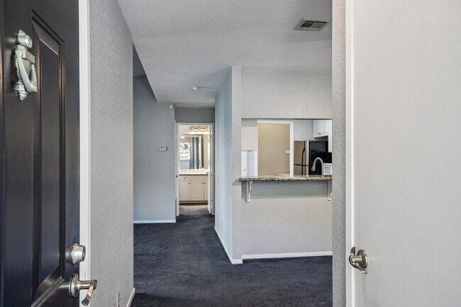 Photo - 600 Canyon Oaks Dr Unit F