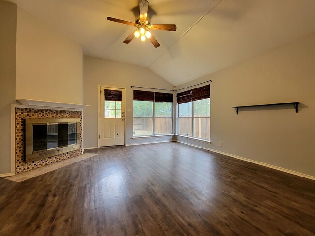 Photo - 722 Minturn Ln