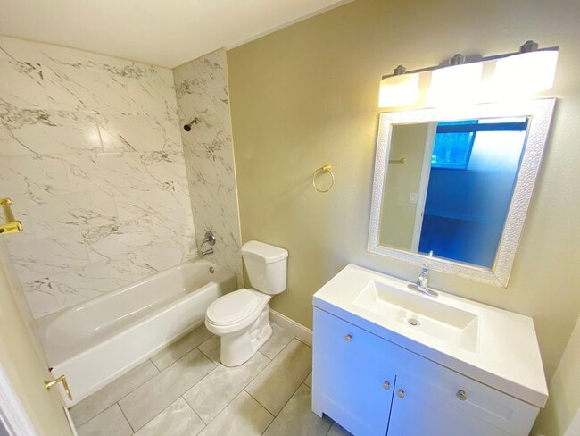 Photo - 605 Northlake Blvd Unidad 92