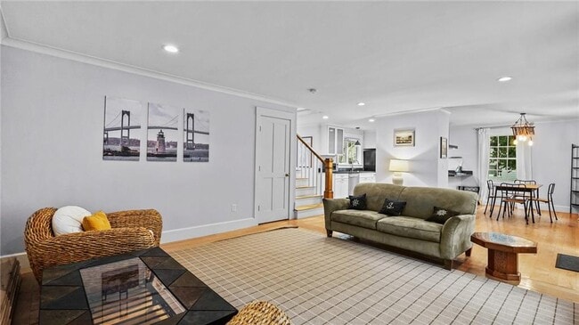 Photo - 485 Spring St