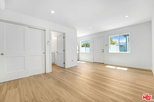 Photo - 2615 Carmona Ave