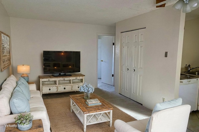 Living Room with closet - 3161 Madison Ave Unit R310