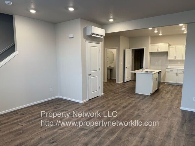 Photo - Wonderful 3 Bedroom Townhouse