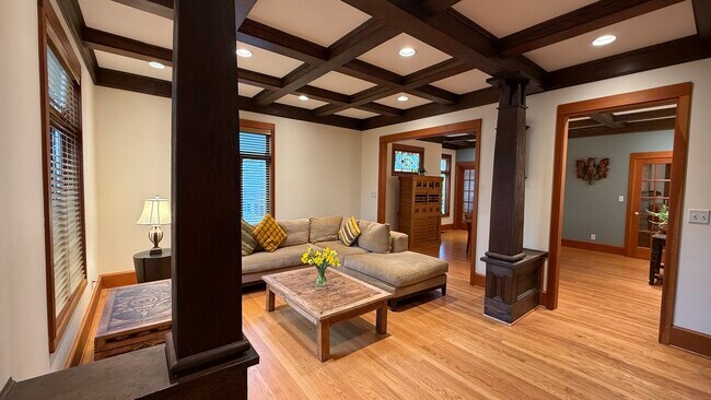 Photo - 1819 8th Ave W