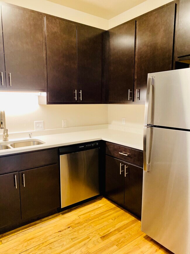 Cardinal Apartments Madison, WI