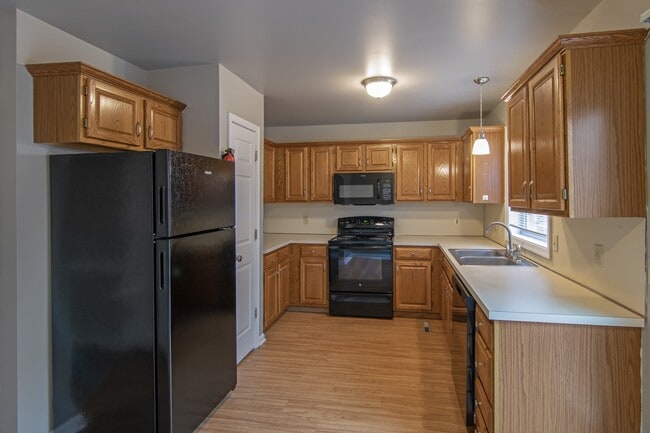 Photo - Piccadilly Square