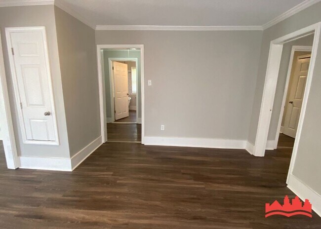 Photo - 1532 Barton St