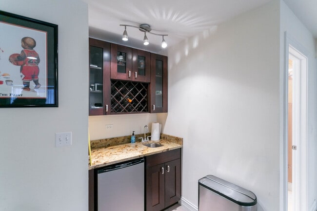 Photo - 1359 N Noble St Unit 101