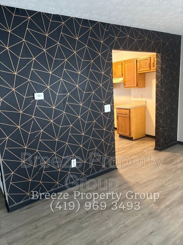 Photo - 2983 Megan Cir