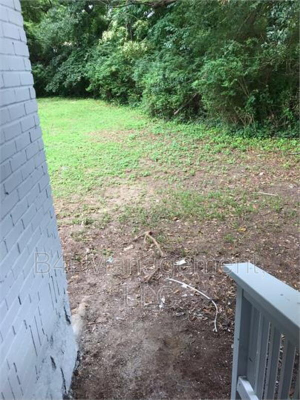 Photo - 4569 Mitchell St