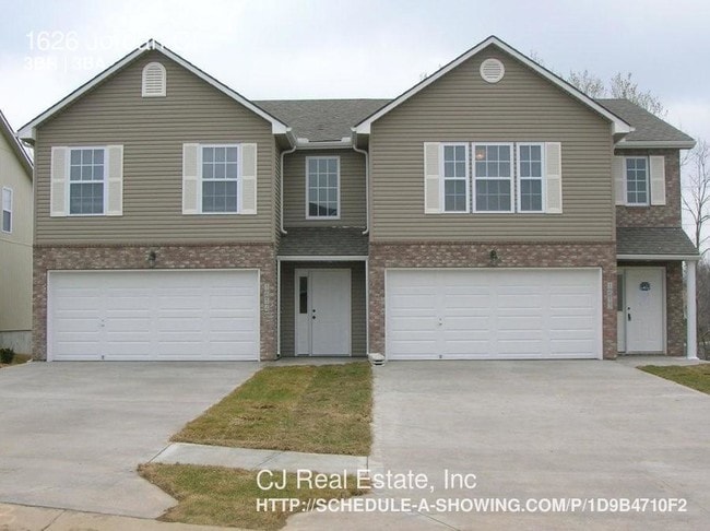 Building Photo - 1626 NW Jordan Ct
