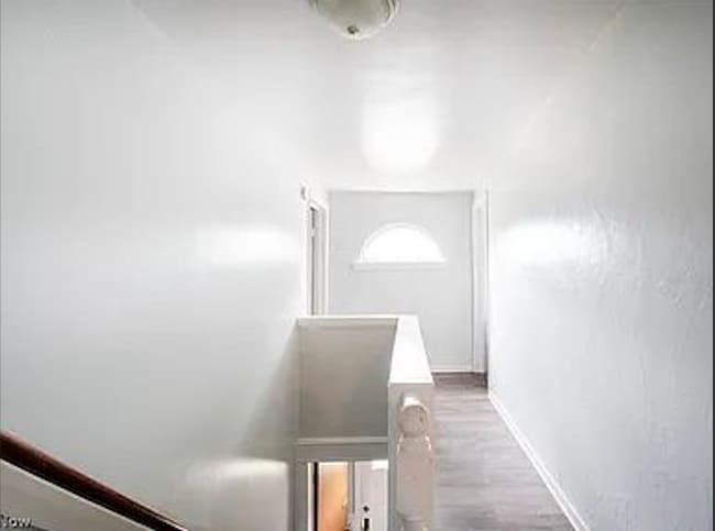 Escaleras Pasillo - 294 Shields Rd Unidad 2