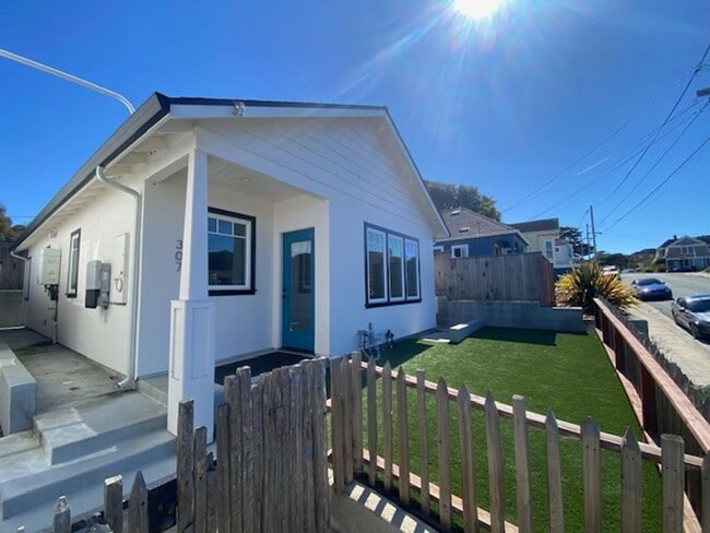 Photo - Pacific Grove Cottage!