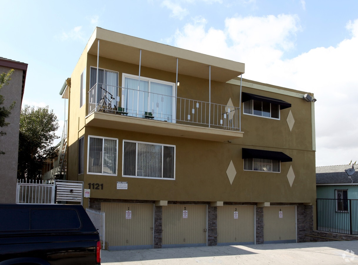 Photo - 1121 Daisy Ave Apartments