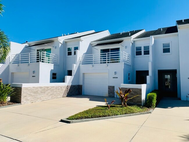 Building Photo - 2939 W Knights Ave Rental