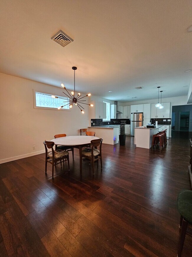 Photo - 629 Locust St