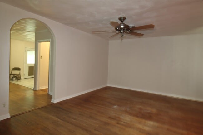 Photo - 1800 Richardson Ln