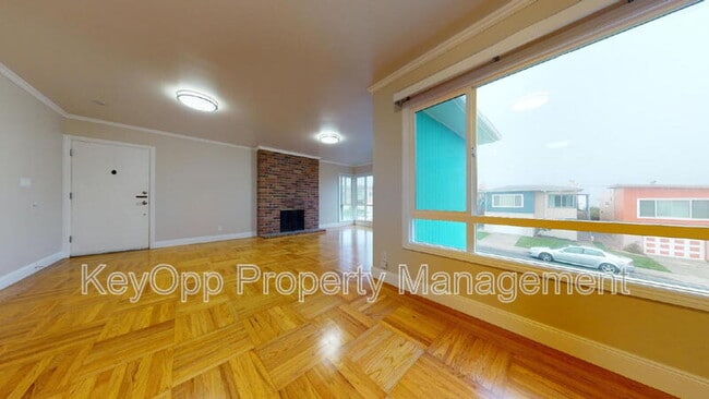Photo - 31 Crestline Ave