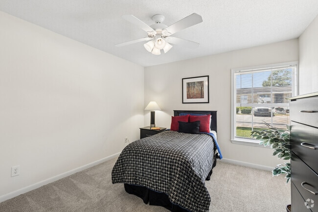 S2BR, 1BA - 972SF - Second Bedroom