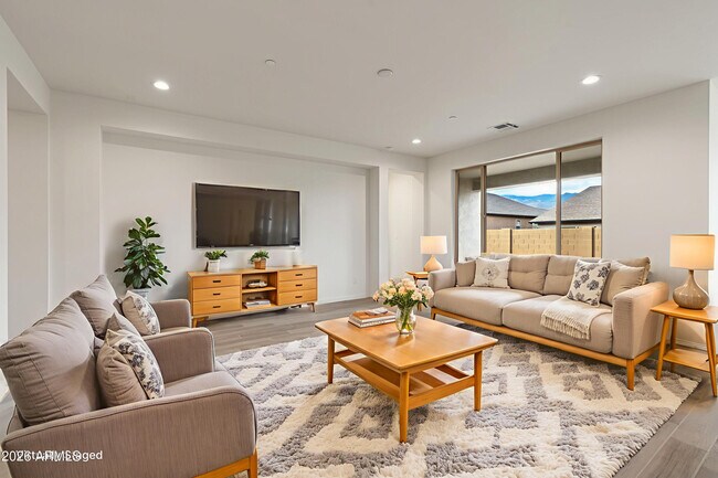 Photo - 832 Eugene Rd