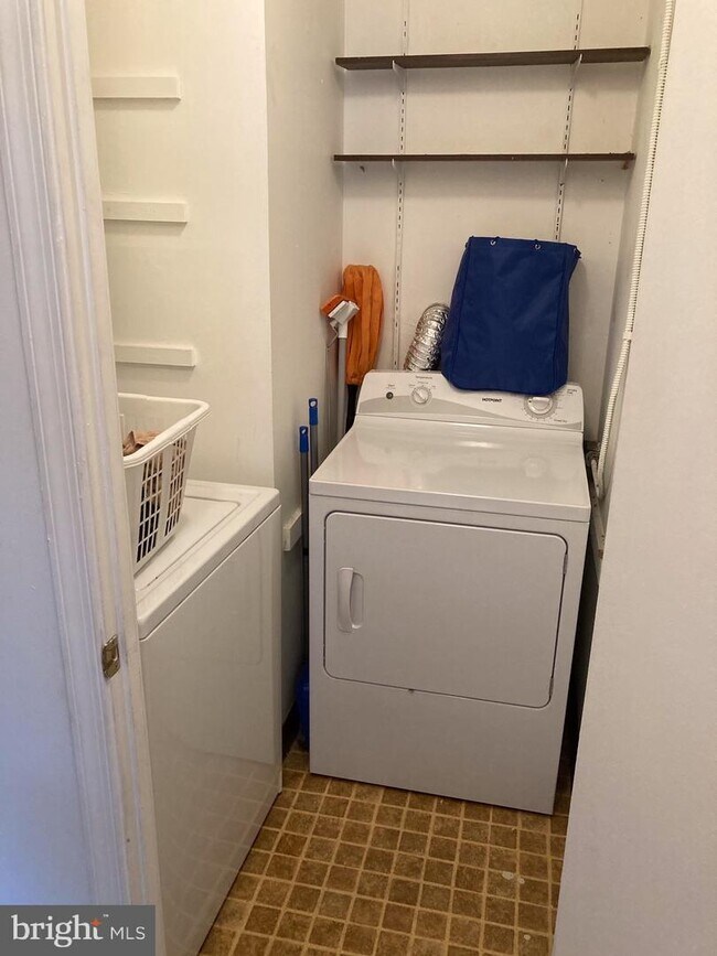 Photo - 1004 Yardley Commons