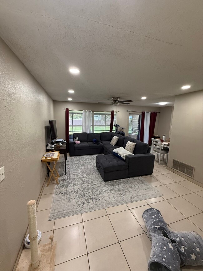 Photo - 5860 Mattox St