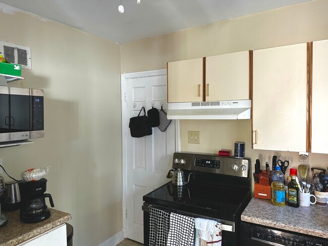 Photo - 5406 Shoemaker Farm Ln