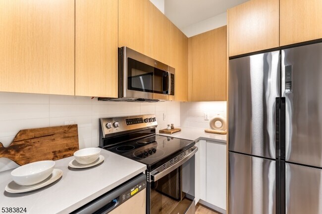 Photo - 431 Dr Martin Luther King Jr Blvd Unit 605