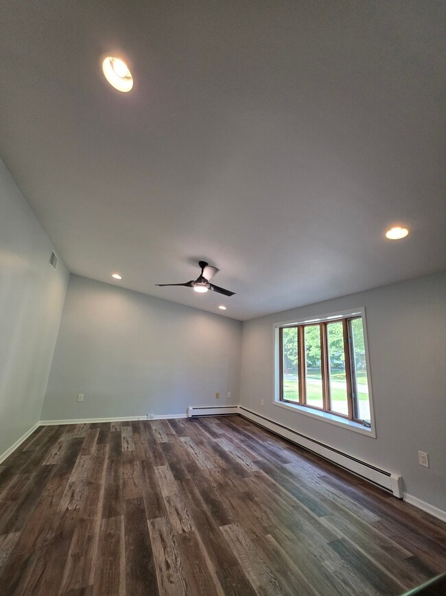 Photo - 375 Hauxwell Dr