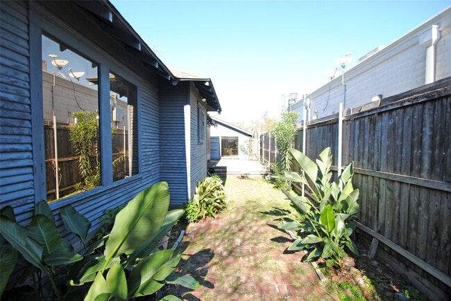 Photo - 1110 Missouri St