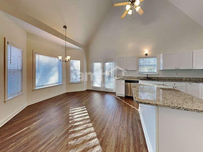 Photo - 7501 Mary Dr