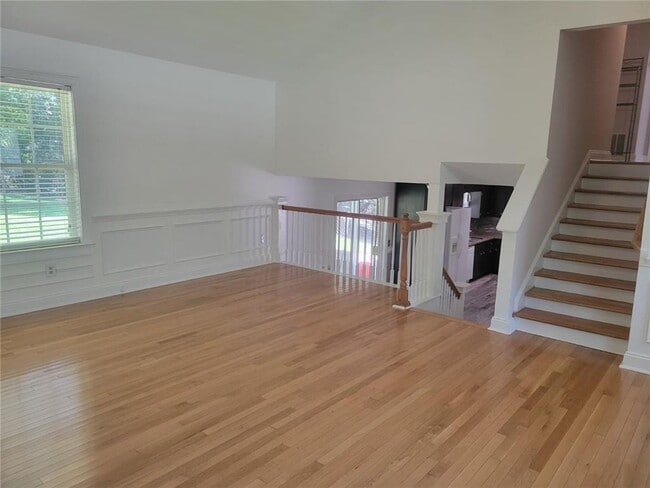 Photo - 487 Arbour Run