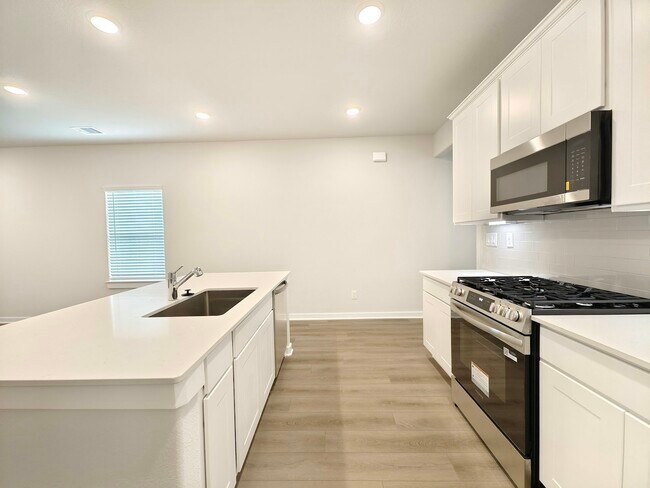 Photo - 8554 Blueberry Ash St